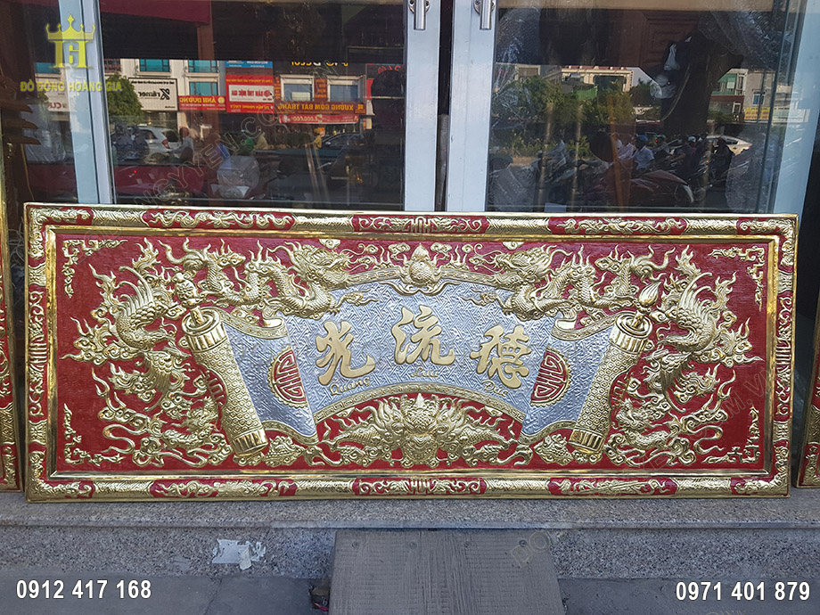 Từng đường n&eacute;t tr&ecirc;n bức cuốn thư đều được c&aacute;c nghệ nh&acirc;n chau chuốt v&ocirc; c&ugrave;ng tỉ mỉ v&agrave; sắc n&eacute;t